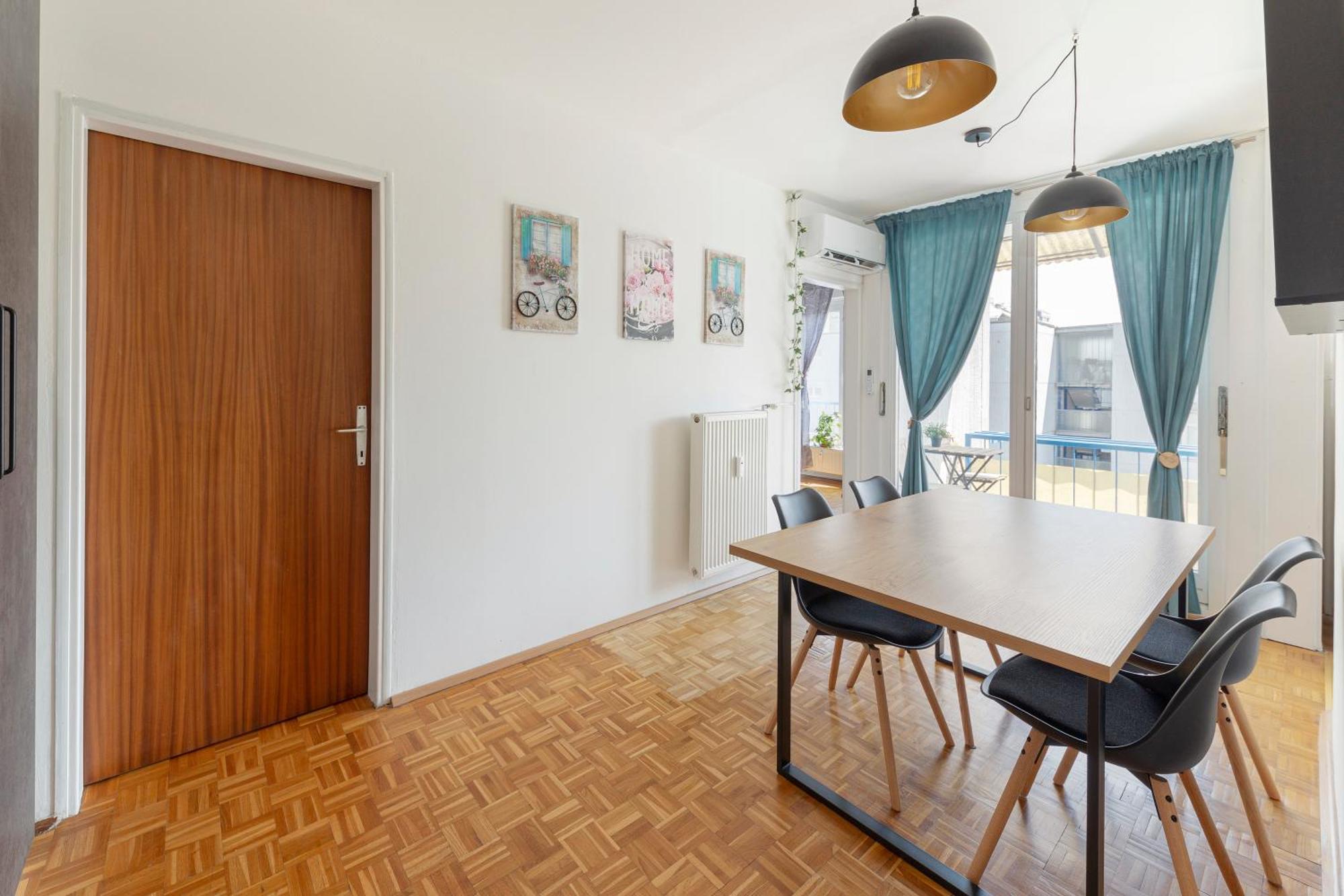 Cosy And Bright Apartment ลูบลิยานา ภายนอก รูปภาพ