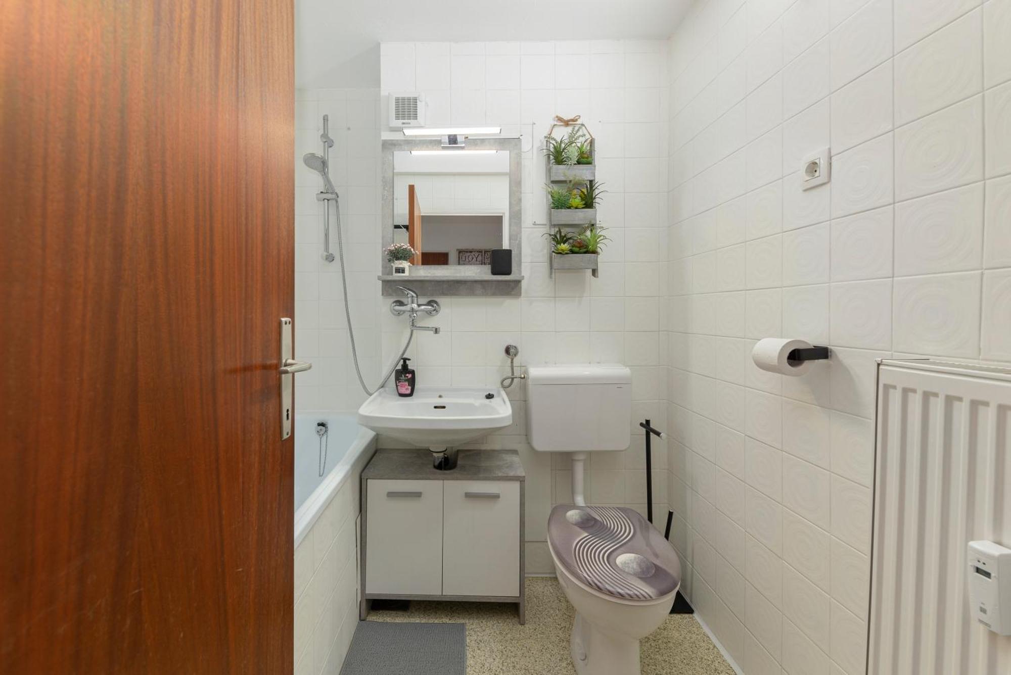 Cosy And Bright Apartment ลูบลิยานา ภายนอก รูปภาพ