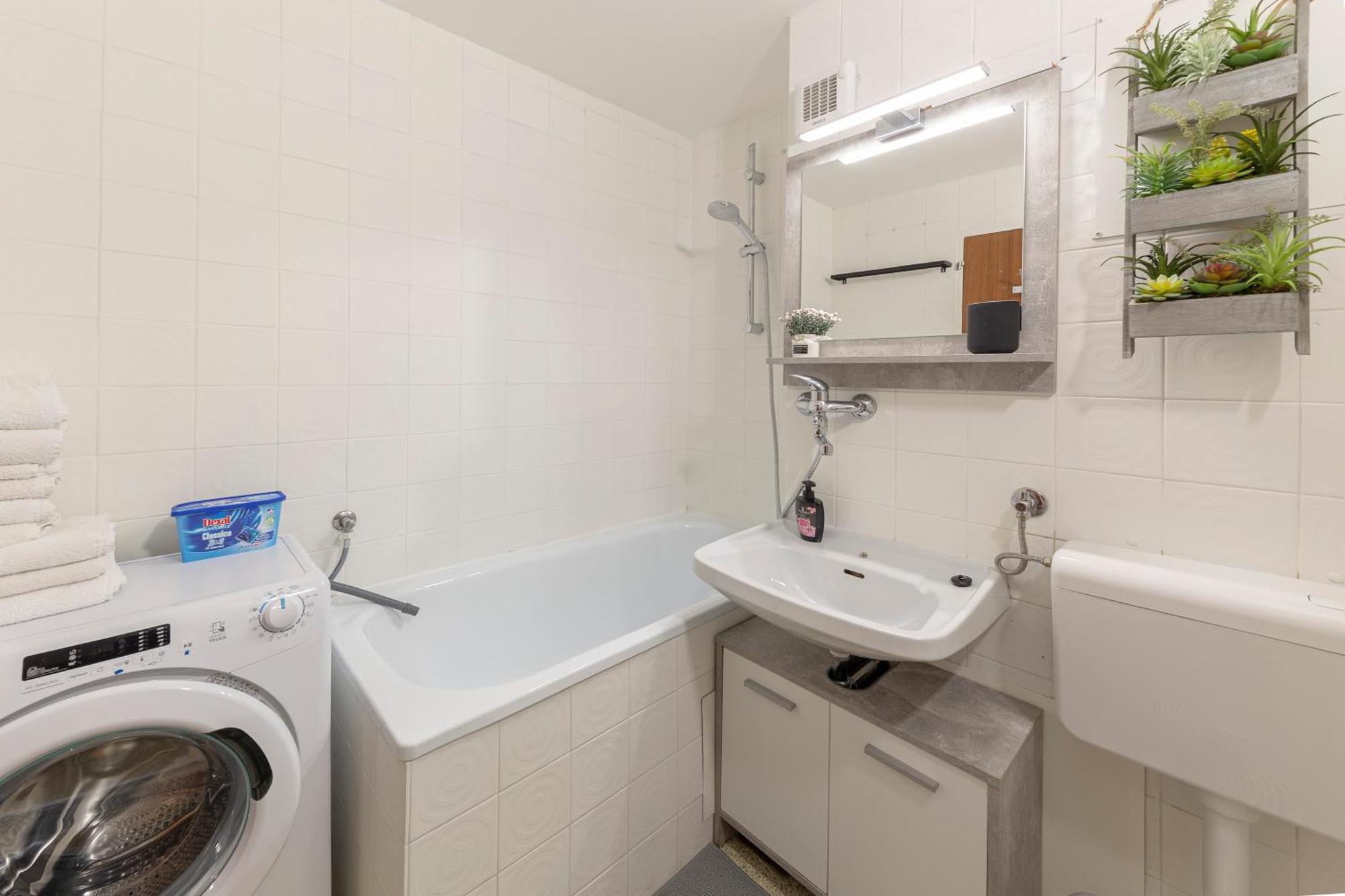 Cosy And Bright Apartment ลูบลิยานา ภายนอก รูปภาพ